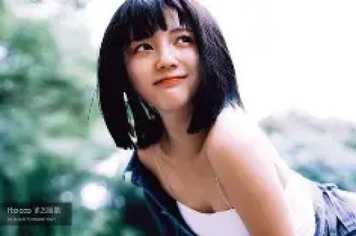 内娱清纯女星偷闯日本拍艳情片被网友当场撞破