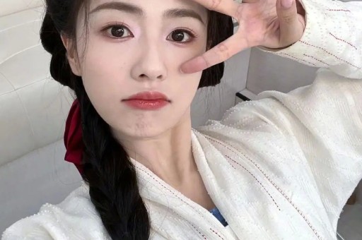 范冰冰深夜晒美照变花姑娘疑似心情大好婚事近